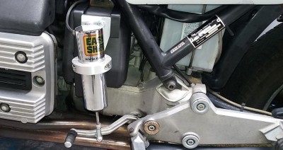 Easy Shifter is een elektromagnetische en pneumatische schakelsysteem.